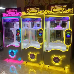 China new arrival coin operated clip prize machine vending gift machine factory and suppliers | Meiyi