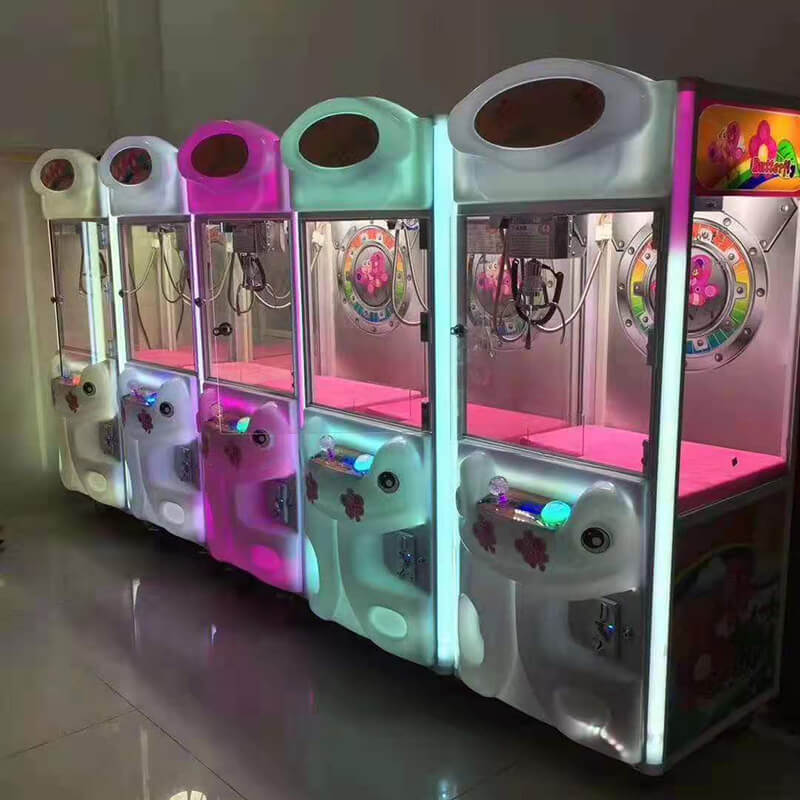 coin-operated-claw-machine-4